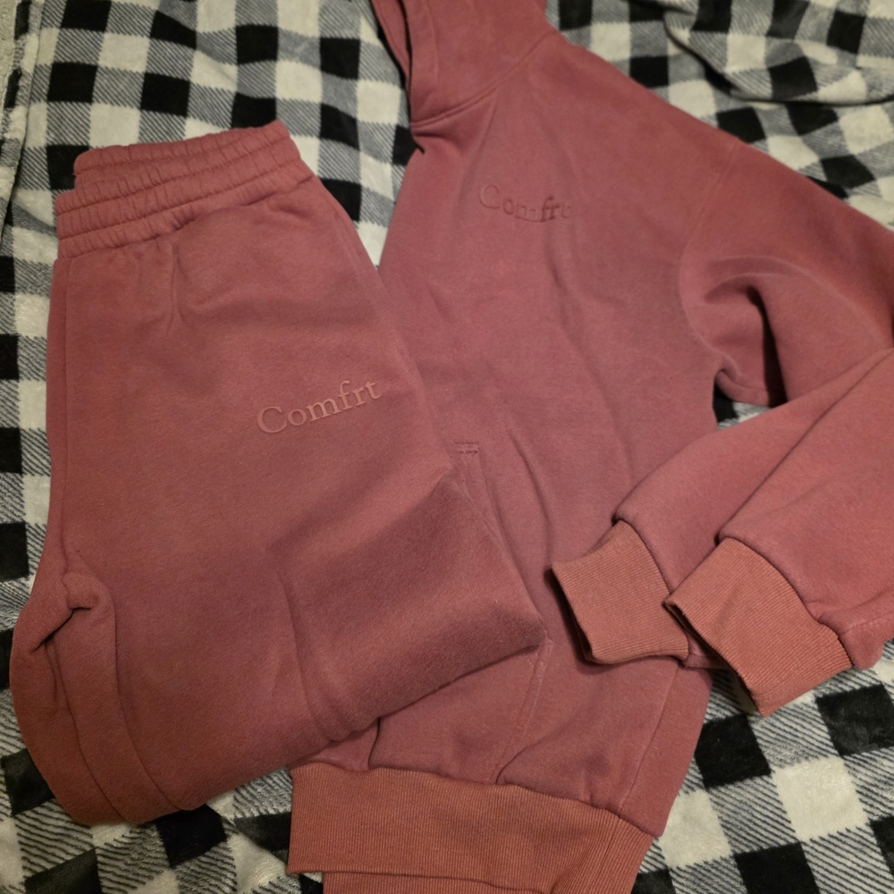 Comfrt Women's Berry Sweatpants & Hoodie Set Large Worn Once